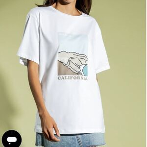 Charlie Holiday white Big Sur Oversized Boyfriend tee size xs size 2 NWT